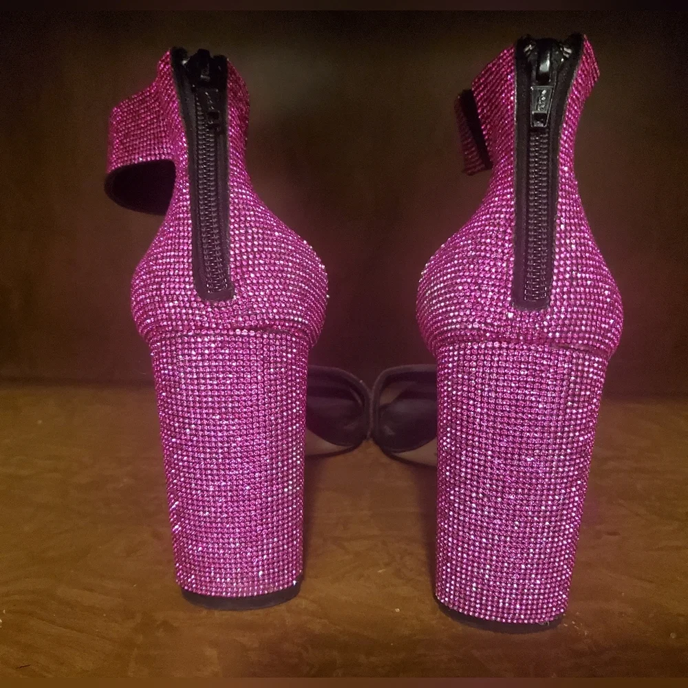 Gianni Bini | Hot Pink Dazzling Sparkly ๐ 4 Inch Block Heels - Size: 9 - Picture 11 of 11
